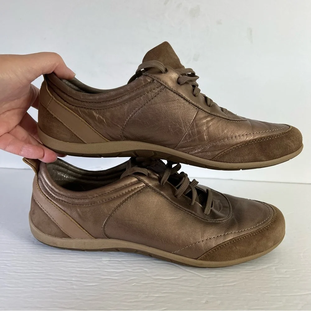 Vionic Copper Leather and Suede Willa Sneaker Size 10 Orthaheel Technology